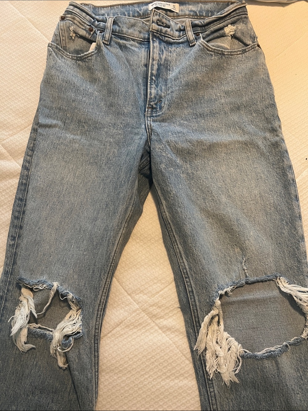Abercrombie Light Blue Curve Love 90’s Straight Leg Jeans Knee Rips Extra Short